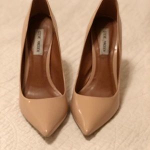 Nude Steve Madden Pumps